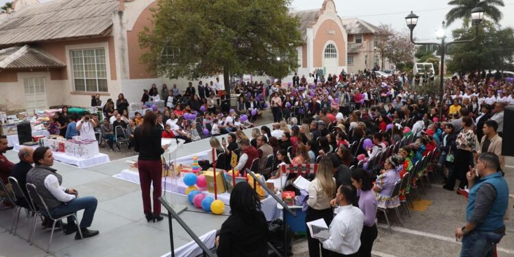 Trabajaremos por más programas de bienestar para las familias de Victoria: Lucy de Gattás