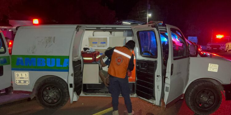 Cerreterazo en ruta Victoria-Monterrey con incendio de tres vehículos