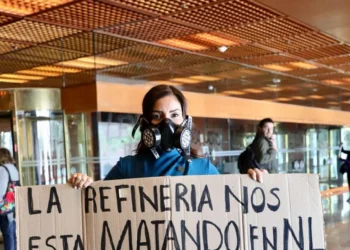 Diputada Karina Barrón exige clausurar refinería de Cadereyta por grave contaminación