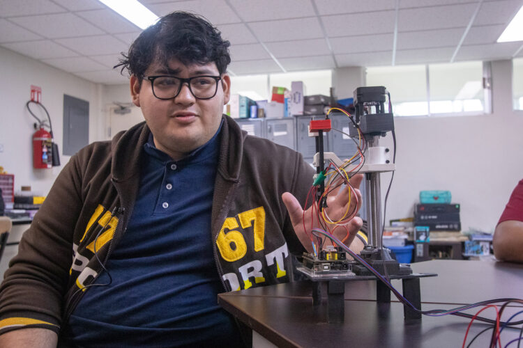 Promueve UAT investigación científica entre alumnos