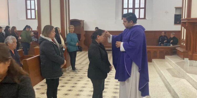 Miércoles de Ceniza invita a la oración