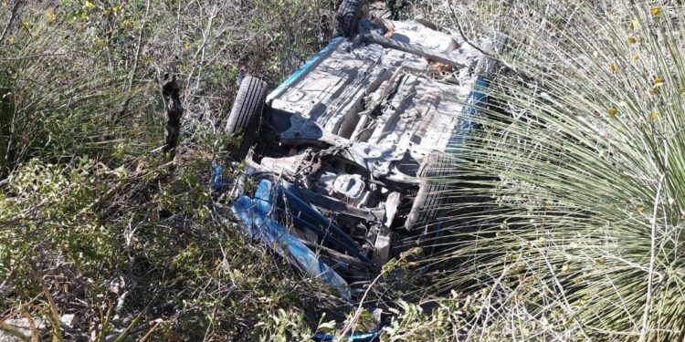 Dos muertos al caer vehículo a barraco en la sierra de Bustamante, Tamaulipas