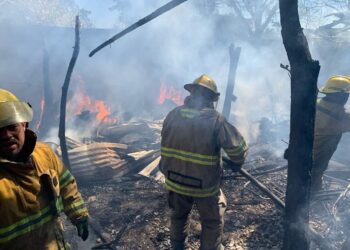 Incendio consume casa de madera en Col, Ignacio Zaragoza de Victoria