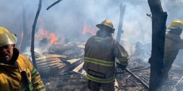 Incendio consume casa de madera en Col, Ignacio Zaragoza de Victoria