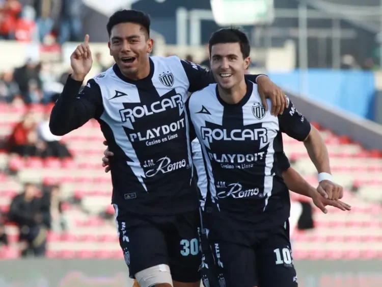 Necaxa rescata agónico empate 2-2 ante locales de FC Juárez 