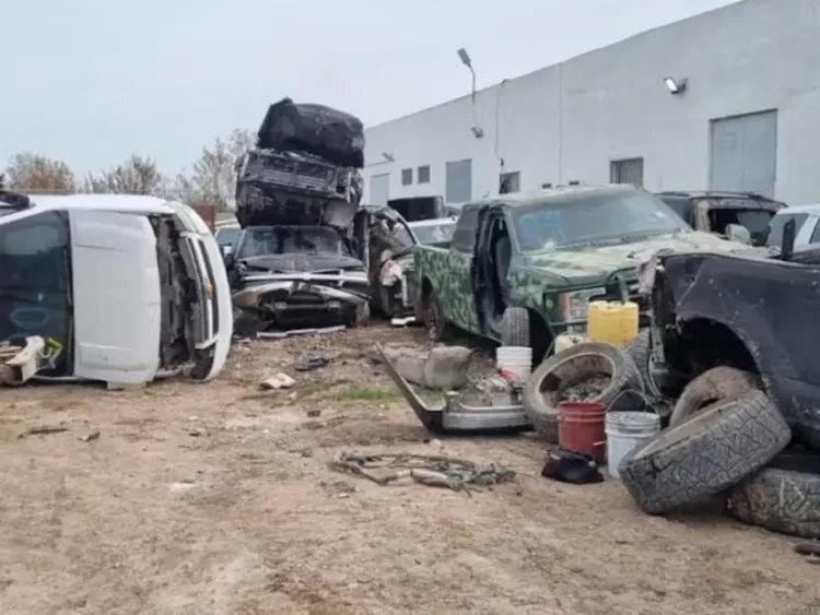 FGR destruye 26 ‘monstruos’ blindados en Tamaulipas