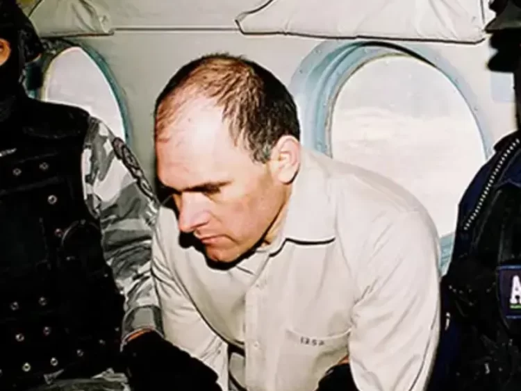 Juez concede amparo a Osiel Cárdenas contra proceso por posesión de armas