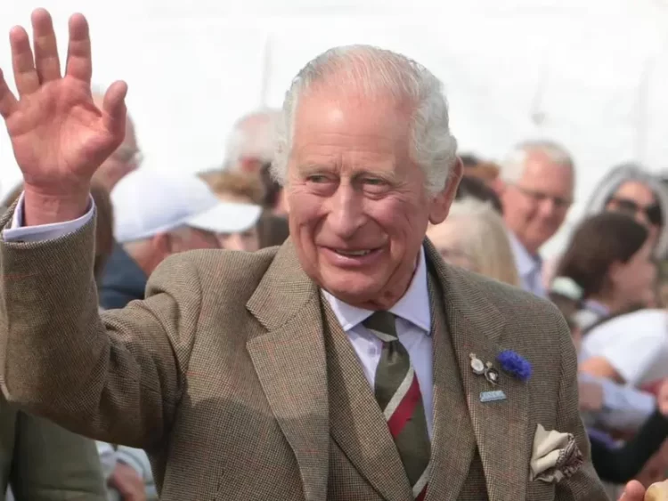 Rey Carlos III padece cáncer; comienza tratamiento y suspende apariciones públicas