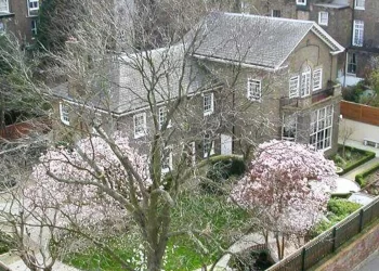 Se pone a la venta la icónica casa de Freddie Mercury en Londres