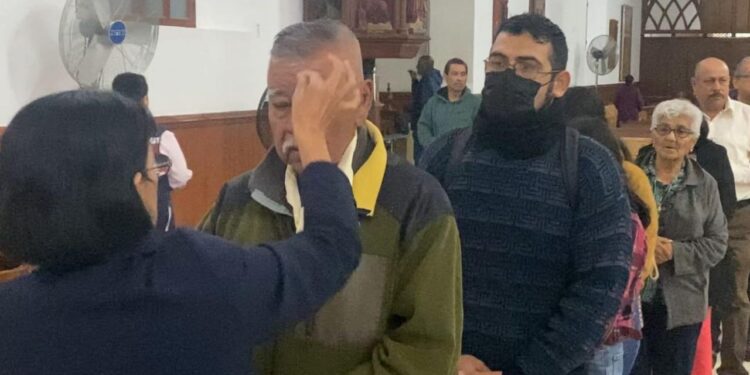 Miércoles de Ceniza invita a la oración