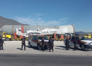 Cierran Carretera Federal 101 tramo Victoria-Tula por transporte de calderas