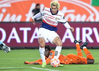 Chivas golea en Concachampions con gran noche de Codwell