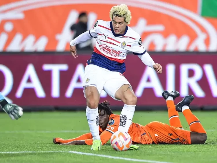 Chivas golea en Concachampions con gran noche de Codwell