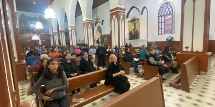 Miércoles de Ceniza invita a la oración