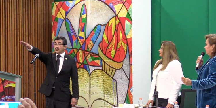 Asamblea Universitaria instala a Dámaso Anaya como Rector de la UAT periodo 2024/28