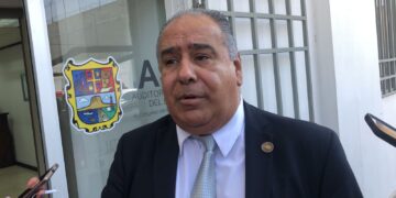 Busca Jorge Espino por vía judicial un año más en la Auditoría Superior del Estado