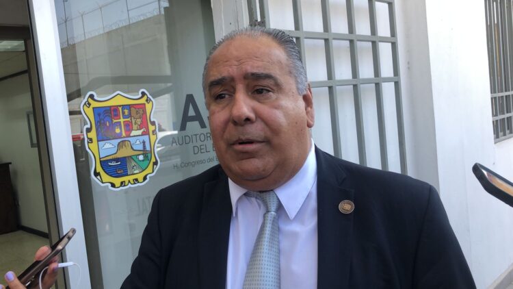 Busca Jorge Espino por vía judicial un año más en la Auditoría Superior del Estado