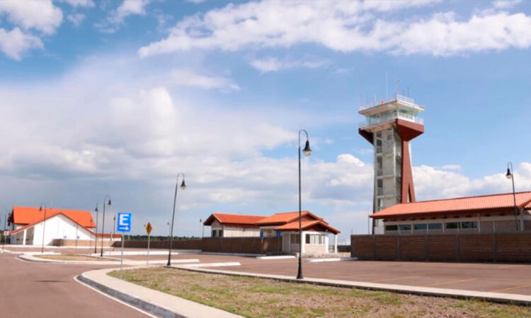 Inicia operaciones el aeropuerto Barrancas del Cobre tras 14 años de controversia