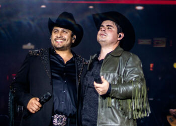 Julión Álvarez y Alfredo Olivas arrasan en Monterrey