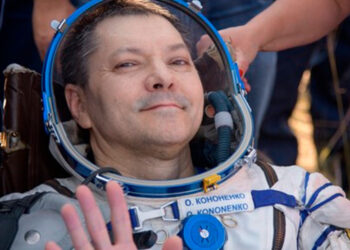 Astronauta ruso rompe récord al permanecer 2 años y medio en el espacio