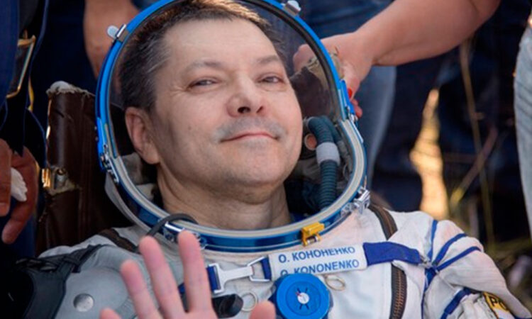 Astronauta ruso rompe récord al permanecer 2 años y medio en el espacio