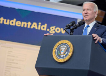 El Gobierno de Biden perdona la deuda estudiantil a 153 mil personas