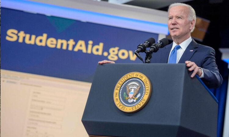 El Gobierno de Biden perdona la deuda estudiantil a 153 mil personas