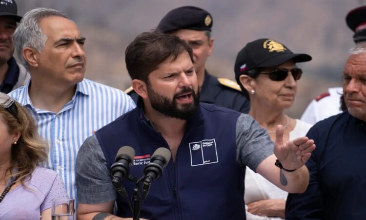 Gabriel Boric reconoce desafíos en la reconstrucción tras incendios en Valparaíso