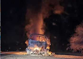Se incendia autobús