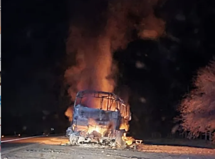 Se incendia autobús