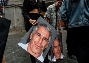 Víctimas de Jeffrey Epstein demandan al FBI por supuesto encubrimiento