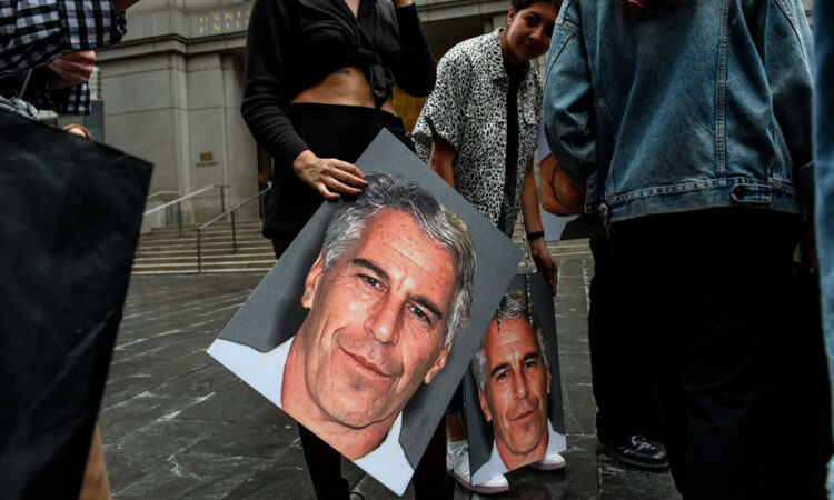 Víctimas de Jeffrey Epstein demandan al FBI por supuesto encubrimiento