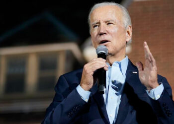 Joe Biden celebra el histórico aterrizaje del módulo “Odiseo” en la luna