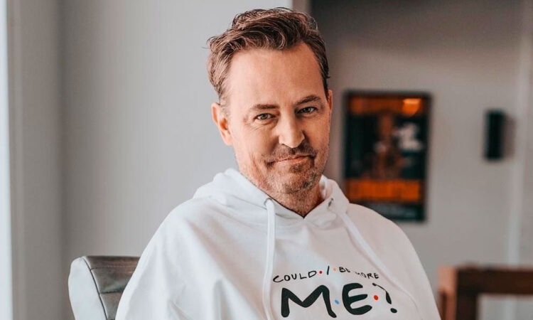 Hackean cuenta de Twitter de Matthew Perry para estafa de criptomonedas