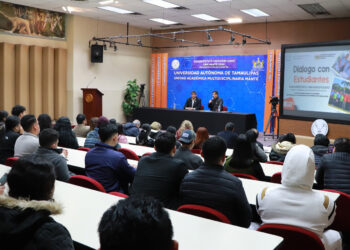 Establece rector diálogo directo con universitarios