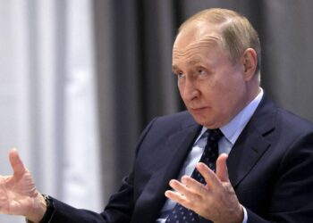 Putin felicita a ejército ruso por conquista de bastión en Ucrania