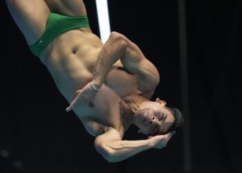 Osmar Olvera conquista bronce para México en el Mundial de Natación 2024