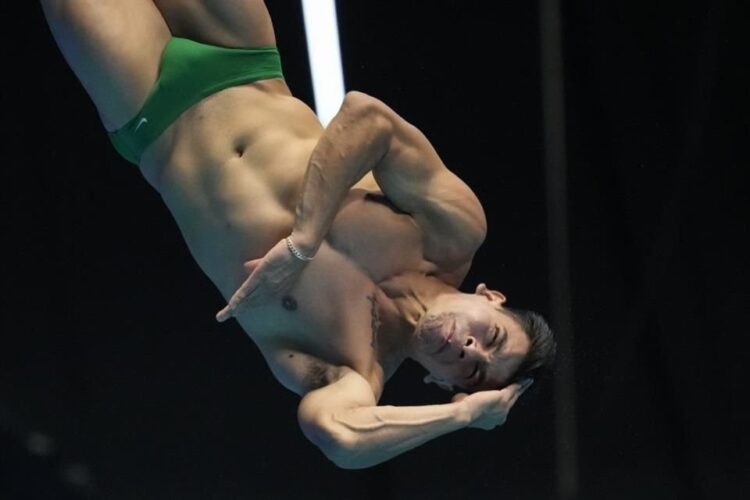 Osmar Olvera conquista bronce para México en el Mundial de Natación 2024