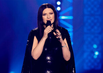 Hombre dispara en las inmediaciones del concierto de Laura Pausini en París