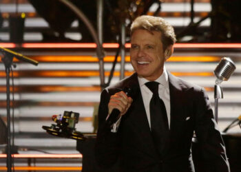 Luis Miguel hace vibrar a Quito con un espectacular concierto en el estadio Atahualpa