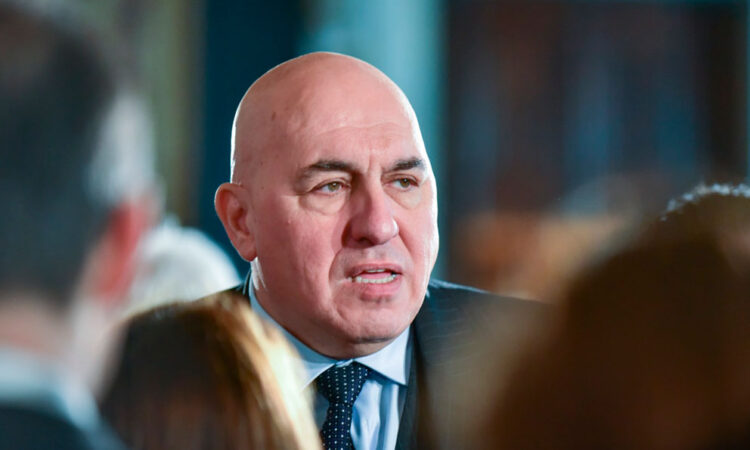 Ministro de Defensa italiano, Guido Crosetto, hospitalizado de urgencia por pericarditis