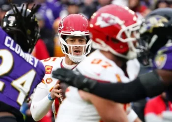 Duelo de salarios Mahomes vs Purdy: Una abismal diferencia salarial