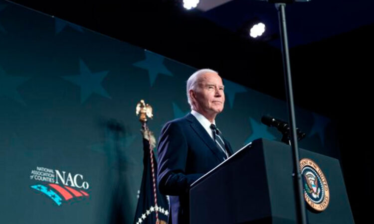 Biden bromea sobre su memoria en medio de polémica sobre su estado cognitivo