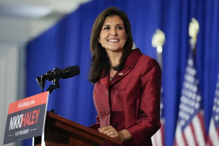 Nikki Haley se mantiene firme en la carrera presidencial republicana a pesar de derrota frente a Trump