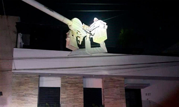 Rachas de viento dejan sin energía a más de 106 mil usuarios en 4 estados de México