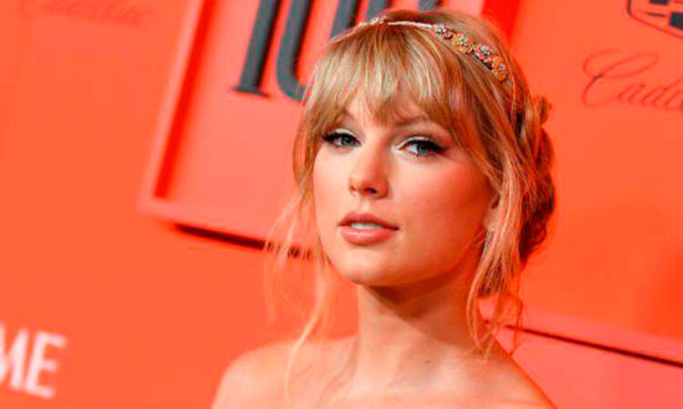 Taylor Swift continúa su gira mundial en Singapur tras incidente en Australia