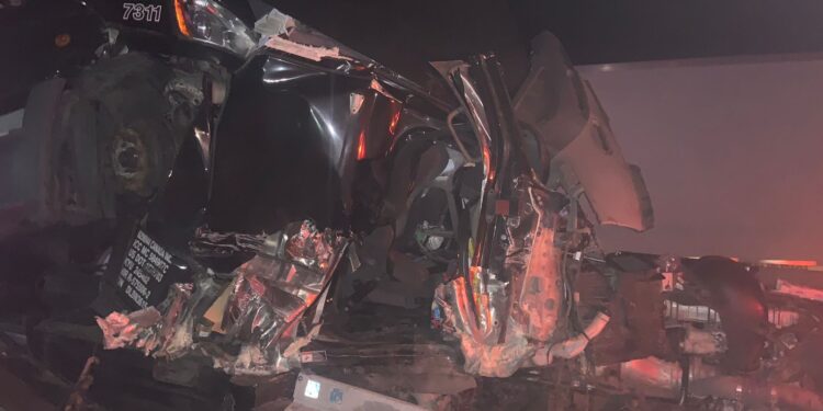 Muere trailero en choque