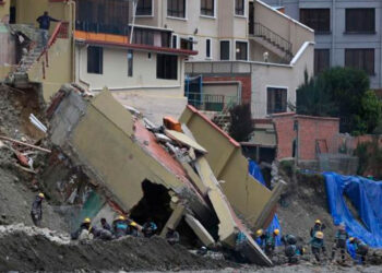 Bolivia enfrenta crisis por lluvias: Gobierno suspende clases