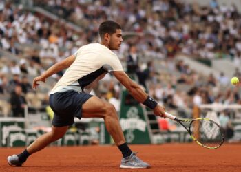 Carlos Alcaraz abandona el Abierto de Río de Janeiro por lesión en el tobillo