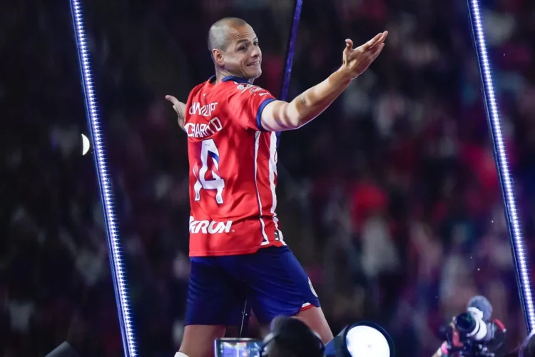 Jorge Valdano asegura que ‘Chicharito’ le dará más protagonismo a Chivas